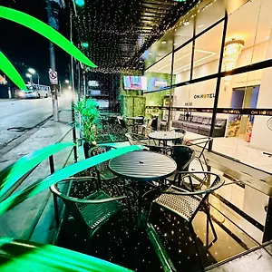 Hostal On Ii Gru Aeroporto Translado 24 Hs, Guarulhos